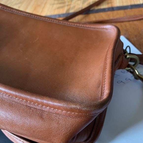 Vintage Coach Leather Carnival Crossbody 9925 - Picture 8 of 9